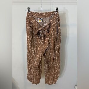 Chic Tan Polka Dot Women's Cropped Pants